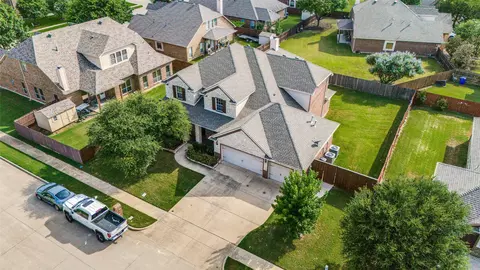 1305 Bankston Ln, Mansfield, TX 76063