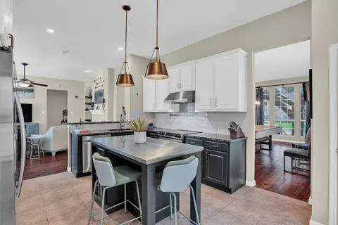 1677 Castle Rock Dr, Lewisville, TX 75077