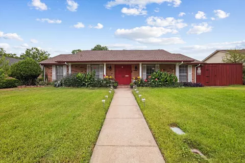 706 W Ridge Dr, Duncanville, TX 75116