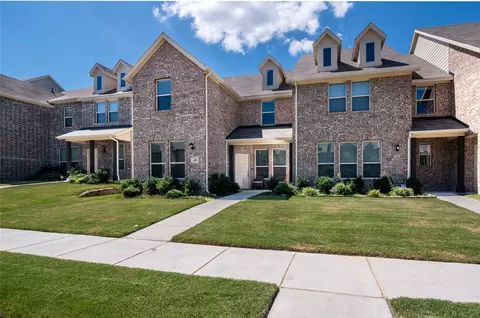 420 Milverton Dr, Crowley, TX 76036