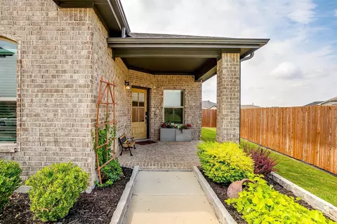 1108 Lakeville Dr, Fort Worth, TX 76177