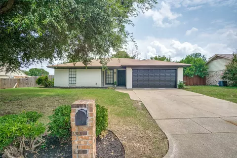 4608 Estes Park Rd, Haltom City, TX 76137