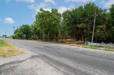 9277 Grayson Dr, Denison, TX 75020