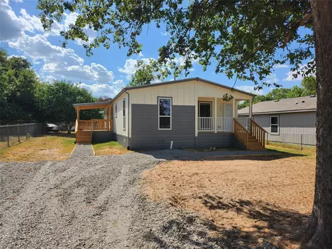 1677 Gale Dr, Pelican Bay, TX 76020