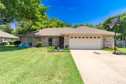 526 Leatherwood Ln, Greenville, TX 75402