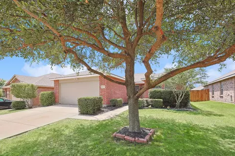 9025 Noontide Dr, Fort Worth, TX 76179