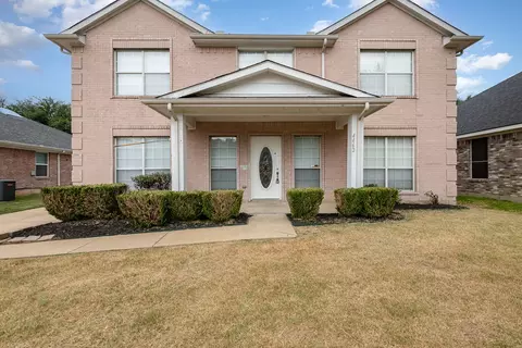 4462 Stones River Rd, Grand Prairie, TX 75052