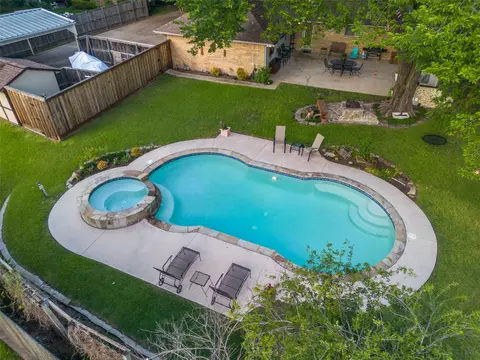 5011 Greensboro Dr, Sachse, TX 75048