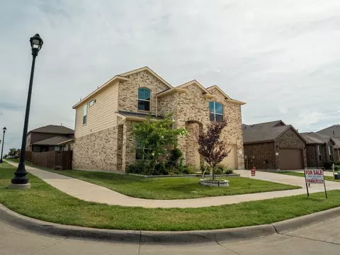 1156 Lakeville Dr, Fort Worth, TX 76177