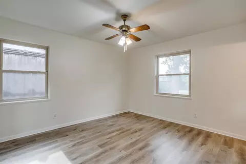 605 E Mitchell St, Arlington, TX 76010 photo 24