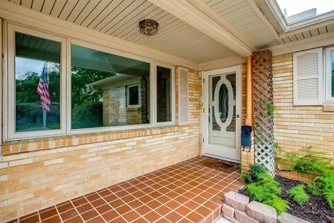 605 E Mitchell St, Arlington, TX 76010 photo 3