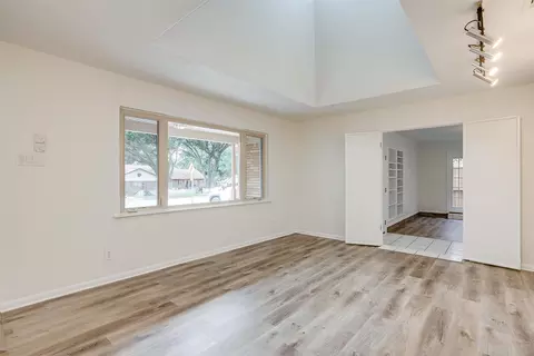 605 E Mitchell St, Arlington, TX 76010 photo 5