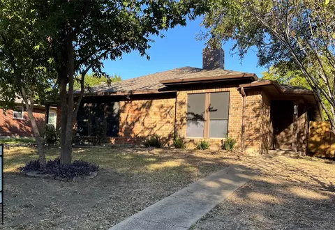 718 Michol St, Grapevine, TX 76051