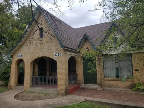 3753 Meadowbrook Dr, Fort Worth, TX 76103
