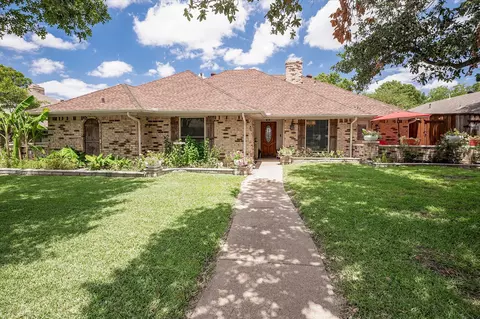 1307 Stonewood Dr, Carrollton, TX 75006