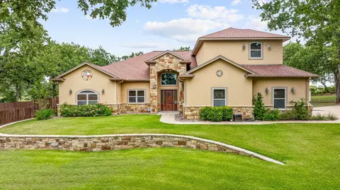 1125 Walking Horse Dr, Stephenville, TX 76401