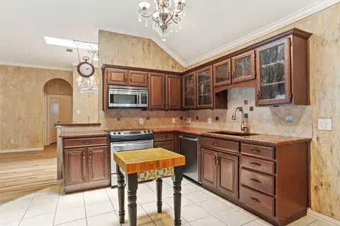 Kitchen - 416 Milla Ln, Euless, TX 76039 photo 2 of 3