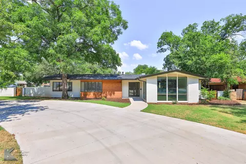 1034 S Leggett Dr, Abilene, TX 79605