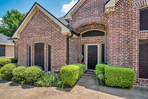 701 Clay Ln, Sherman, TX 75092