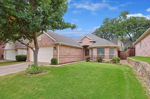 512 Wade Ct, Euless, TX 76039