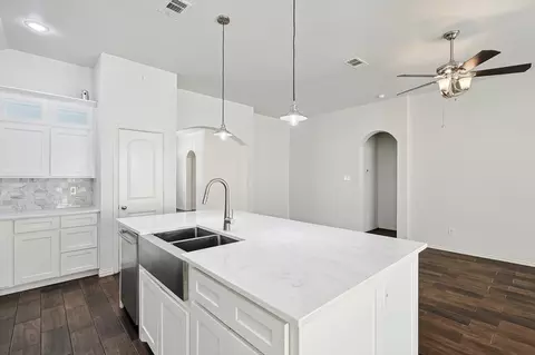 512 Wade Ct, Euless, TX 76039 photo 14