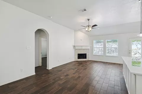 512 Wade Ct, Euless, TX 76039 photo 19