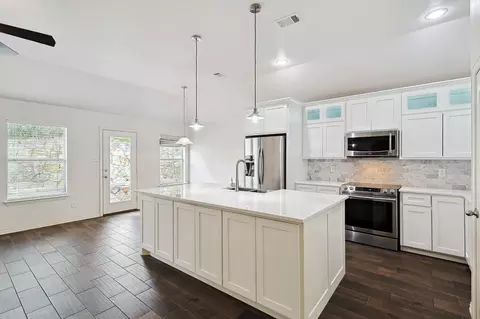 512 Wade Ct, Euless, TX 76039 photo 11