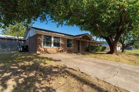 523 N Church St, Pilot Point, TX 76258