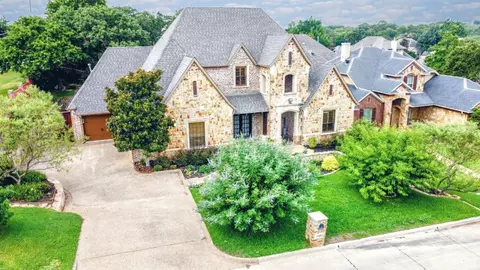 5400 Hidden Trails Dr, Arlington, TX 76017