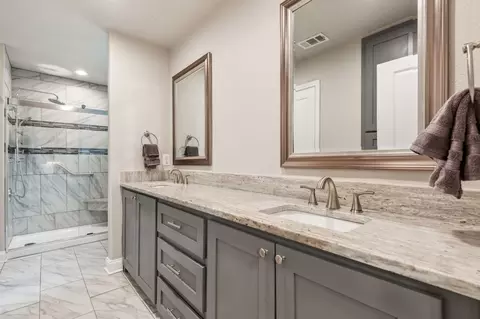 Bath - 2145 Mountainview Dr, Hurst, TX 76054 photo 2 of 4