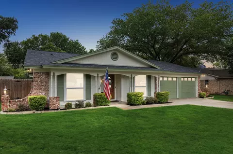 Exterior - 2145 Mountainview Dr, Hurst, TX 76054 photo 2 of 6