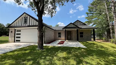 106 Ford Cir, Gun Barrel City, TX 75156