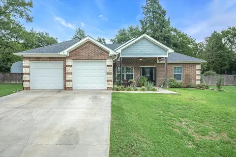 7000 Woodland Dr, Athens, TX 75752
