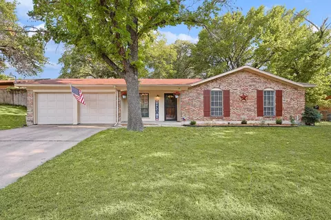 212 Glenhaven Dr, Azle, TX 76020