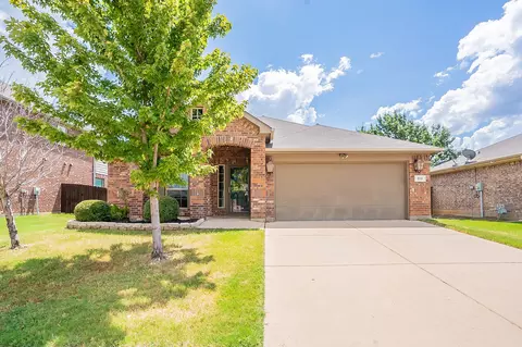 613 Swift Current Dr, Crowley, TX 76036