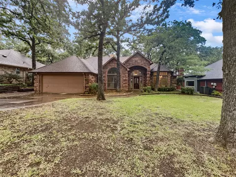 8021 Kendra Ln, North Richland Hills, TX 76182