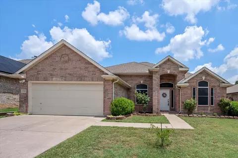 7012 Deer Run Dr, Watauga, TX 76137