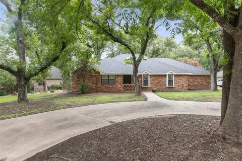 8724 S Monticello Cir, Granbury, TX 76049