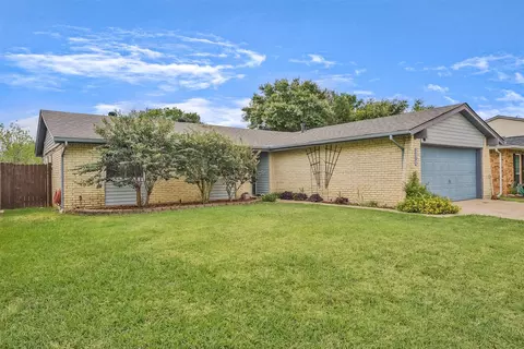 5305 Smoke Tree Dr, Arlington, TX 76018