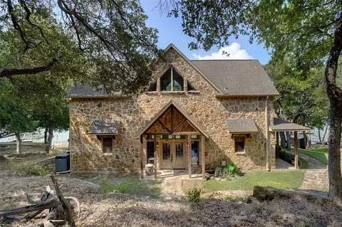229 Pam Dr, Chico, TX 76431