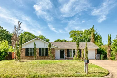 4014 Coronet Ln, Arlington, TX 76017