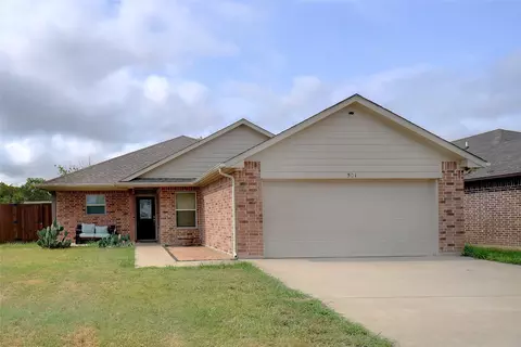 501 W Gould St, Pilot Point, TX 76258