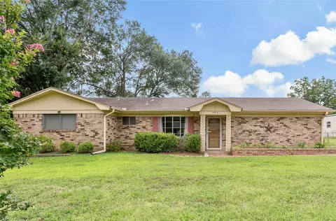 925 Meadowlark Dr, Paris, TX 75462
