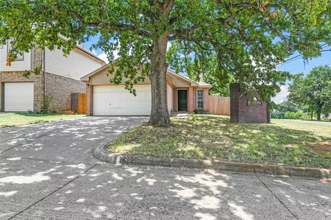 7400 Arbor Park Dr, Fort Worth, TX 76120