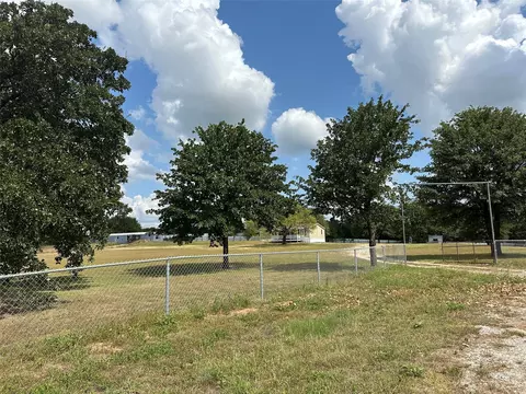 999 Summit, Springtown, TX 76082 photo 3