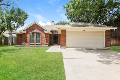 7021 Thomas Pl, Watauga, TX 76148