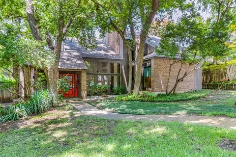 915 Easton Pl, Dallas, TX 75218