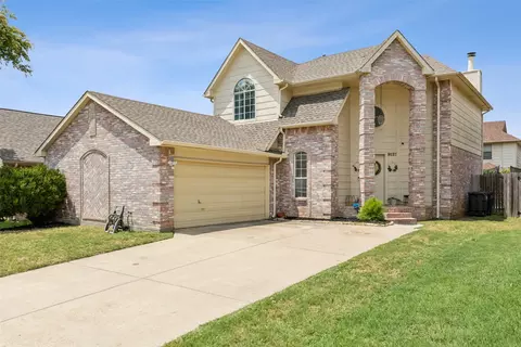 9037 Stillwater Trl, Fort Worth, TX 76118