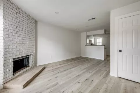 9442 Olde Village Ct, Dallas, TX 75227