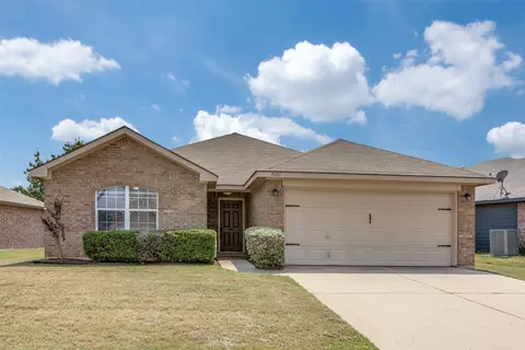 9621 Olivia Dr, Fort Worth, TX 76108